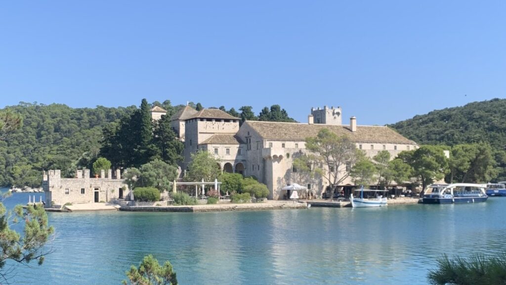 Eilandhoppen door Kroatië Sveta Marija, Mljet