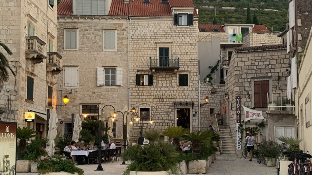 Eilandhoppen door Kroatië Trg Karolina, Vis